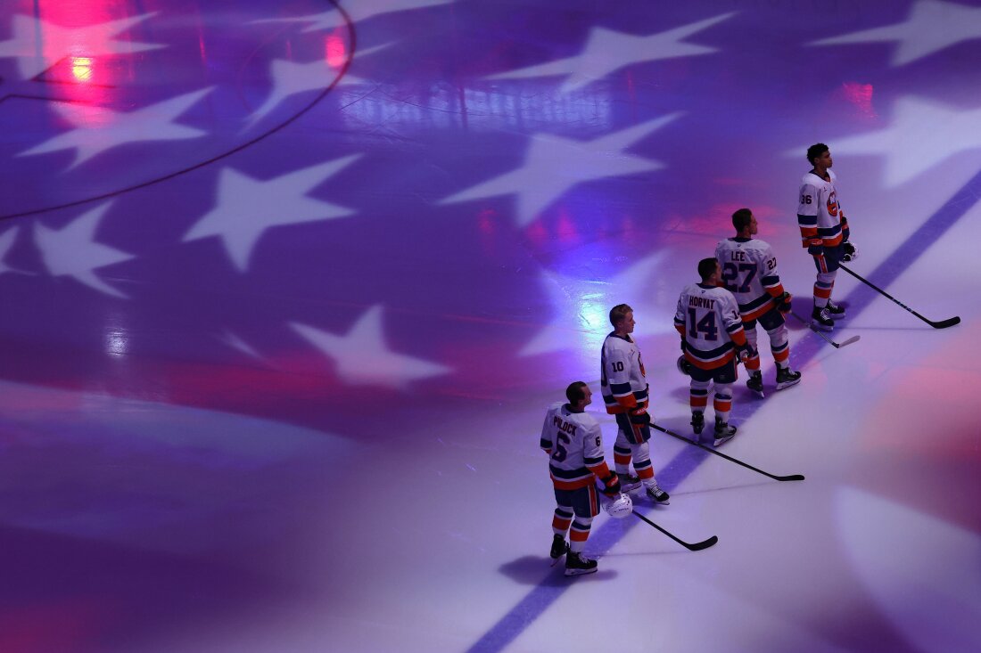 How Do Hockey Players Know When to Sub: Expert Strategies Revealed