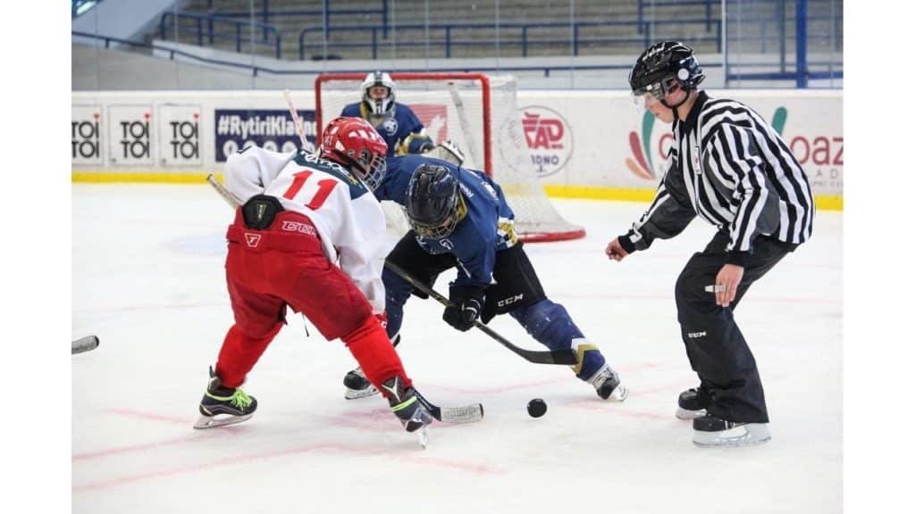 How Long are High School Hockey Games: Complete Time Breakdown