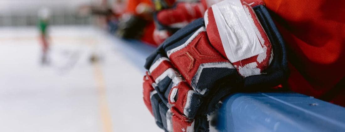 How to Deodorize Hockey Gloves