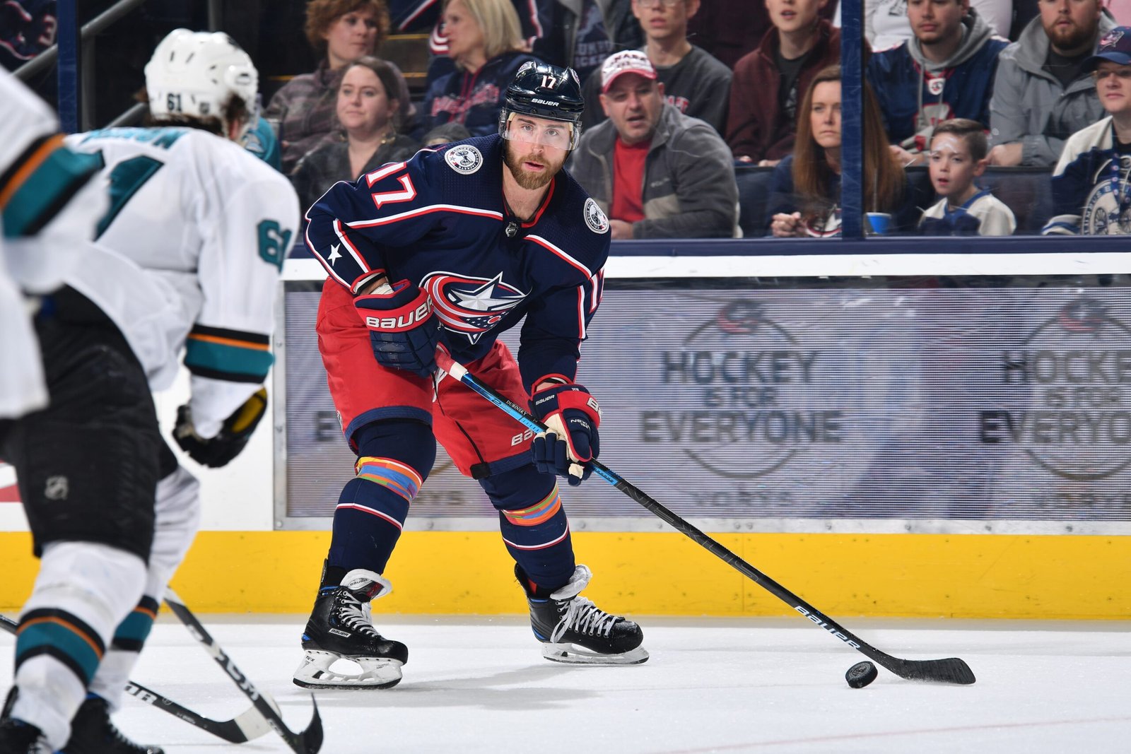 Why are So Many Hockey Players Left Handed: Uncovering the Mystery